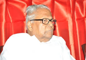 വി എസ്: ഈ വയോധികനെകൊണ്ട് എന്തുകാര്യം? സി പി എമ്മിലേത് ഭ്രാന്തൻ ചർച്ചകൾ