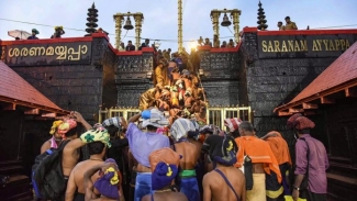 ശബരിമലയിൽ ഇന്ന് പ്രതിഷ്ഠാദിന പൂജകൾ; അത്താഴപൂജ കഴിഞ്ഞ് രാത്രി 10 ന് ഹരിവരാസനം പാടി നട അടയ്ക്കും; മിഥുനമാസ പൂജകൾക്കായി ശബരിമല ക്ഷേത്രനട തുറക്കുന്നത് 15ന്