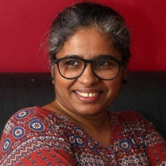 സംസ്കൃതി-സി. വി. ശ്രീരാമൻ പുരസ്കാരം ലഭിച്ച ബീനക്ക് ചില്ലയുടെ അഭിനന്ദനം