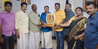 സെയ്ഫ് ചക്കുവള്ളിക്ക് എഫർട്ട് ചക്കുവള്ളിയുടെ സ്നേഹാദരവ് നല്കി