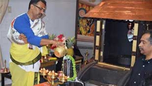 ഭക്തിയുടെ നിർവൃതിയിൽ ഗീതാമണ്ഡലത്തിൽ ശിവലിംഗ സ്ഥാപനം