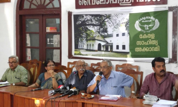 സാഹിത്യ അക്കാദമി അവാർഡുകൾ പ്രഖ്യാപിച്ചു; നോവൽ വിഭാഗത്തിൽ ടി.ഡി. രാമകൃഷ്ണനും കവിതയിൽ സാവിത്രി രാജീവനും കഥയിൽ എസ് ഹരീഷനും അവാർഡ്; ഷുഹൈബ് കൊലപാതകത്തിൽ സാസ്കാരിക നായകർ പ്രതികരിക്കാത്തത് ആരും ചോദിക്കാത്തതുകൊണ്ടാണെന്ന് അക്കാദമി അധ്യക്ഷന്റെ മറുപടി