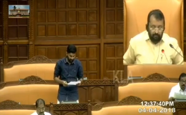 മന്ത്രി കെകെ ശൈലജയെ സ്പീക്കർ ബിൽ അവതരണത്തിന് ക്ഷണിക്കുന്നു; എതിർപ്പുമായി ബൽറാം; സുപ്രീംകോടതി വിധി വരുന്നോടത്ത് വച്ച് കാണാന്ന്.. സുപ്രീംകോടതി വിധിക്ക് എതിരെ ഭരണഘടന മാറ്റി എഴുതിയിട്ടില്ലേ... എന്ന് ലീഗിന്റെ പി കെ ബഷീർ; എന്റെ സ്നേഹിതൻ ബലറാം ചൂണ്ടിക്കാണിച്ചത് പോലെ ഇത് വളരെ ചട്ടവിരുദ്ധമാണെന്ന് പി ടി തോമസ്; കേരള മെഡിക്കൽകോളേജ് പ്രവേശന ബിൽ അവതരണ വേളയിൽ സഭയിൽ സംഭവിച്ചതിന്റെ നേർവിവരണം ഇങ്ങനെ