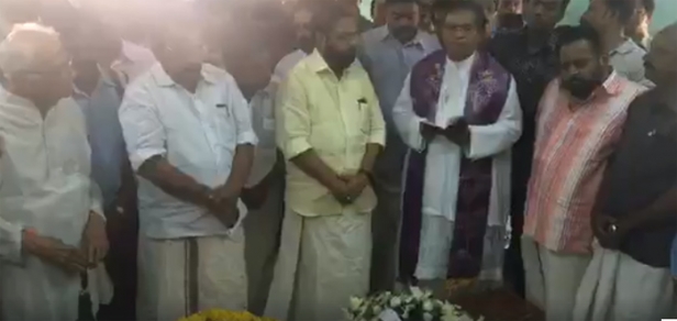 കോവളത്തുകൊല്ലപ്പെട്ട വിദേശ വനിതയുടെ മൃതദേഹം ദഹിപ്പിക്കരുതെന്ന് മനുഷ്യാവകാശ കമ്മിഷൻ; നിർദ്ദേശം കൊലചെയ്യപ്പെട്ട വനിതയെ ദഹിപ്പിക്കുന്നത് തെളിവുകൾ നശിക്കാൻ ഇടയാകുമെന്ന പരാതിയിൽ; ശാന്തികവാടത്തിൽ ഒരുക്കങ്ങൾ നടക്കുന്നതിനിടെ ബിജെപിയുടെ പരാതിയിൽ ഉത്തരവിറക്കി; ഉത്തരവ് ലഭിക്കാത്ത സാഹചര്യത്തിൽ നിർദ്ദേശം പാലിക്കാതെ മൃതദേഹം സംസ്കരിച്ച് ബന്ധുക്കളും അധികൃതരും