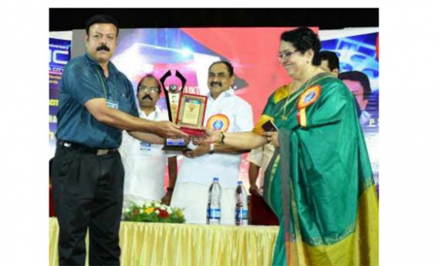 ഗായകൻ പട്ടം സനിത്തിന് പുരസ്കാരം