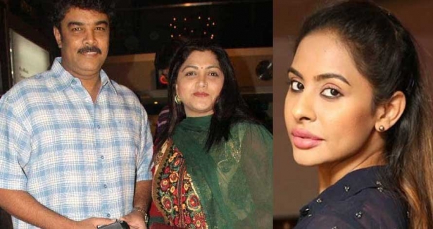 ആഗ്രഹത്തിന് വഴങ്ങിയാൽ സിനിമയിൽ അവസരം തരാമെന്ന് നടൻ സുന്ദർ സി പറഞ്ഞെന്ന് നടി ശ്രീ റെഡ്ഢിയുടെ വെളിപ്പെടുത്തൽ; പിന്നാലെ പ്രതികരണവുമായി ഭാര്യയും നടിയുമായ ഖുശ്ബു; പരാതി നൽകുമെന്ന് വ്യക്തമാക്കി സുന്ദർ സി; തെന്നിന്ത്യൻ സിനിമാ ലോകത്തെ നാണം കെടുത്തി കാസ്റ്റിങ് കൗച്ച് വിവാദങ്ങൾ
