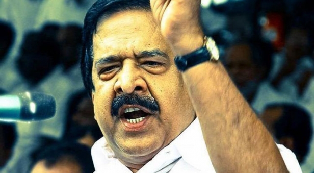 രമേശ് ചെന്നിത്തലയ്ക്കു വധഭീഷണി; അന്വേഷണം ഊർജിതമാക്കി പൊലീസ്; സന്ദേശമെത്തിയത് ദുബായിൽ നിന്ന് ഫോണിലും വാട്സാപ്പിലും
