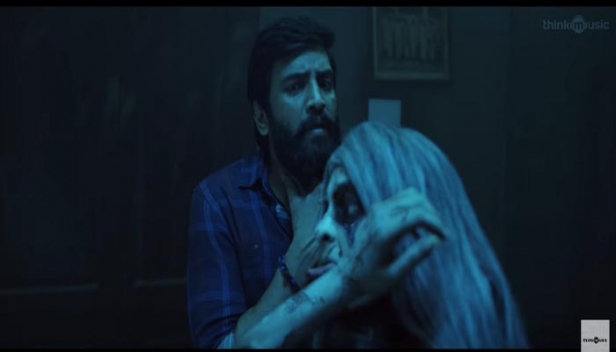 ചിരിപ്പിച്ച് പേടിപ്പിക്കാൻ സന്താനത്തിന്റെ ധില്ലുകു ധുഡ്ഡു; ഹൊറർ കോമഡി ചിത്രത്തിന്റെ ടീസർ പുറത്തുവിട്ടു
