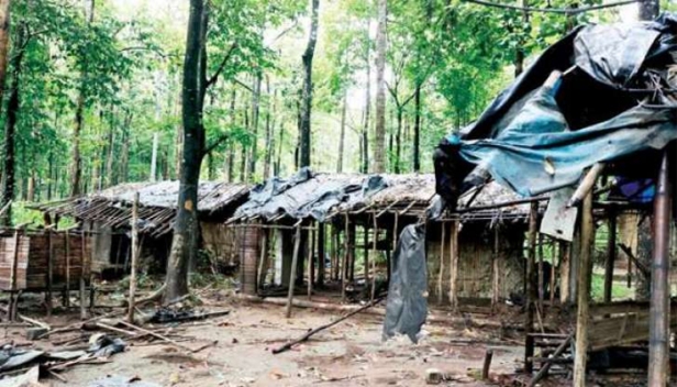 അനധികൃതമായി ആദിവാസി മേഖലകൾ സന്ദർശിച്ചുവെന്ന് ആരോപണം: ഇറ്റലി സ്വദേശിക്കും കൂട്ടാളിക്കുമെതിരെ കേസെടുത്ത് വനംവകുപ്പ്; കുട്ടമ്പുഴ ഫോറസ്റ്റ് സ്‌റ്റേഷനിൽ ലൂക്കോയെ തടഞ്ഞുവച്ചെന്നും ഉദ്യോഗസ്ഥർ മോശമായി പെരുമാറിയെന്നും ആരോപണം; വിദേശിയുടെ പക്കൽ ആധാർ കാർഡ് കണ്ടതാണ് സംശയത്തിനിടയാക്കിയതെന്ന് വനംവകുപ്പ്