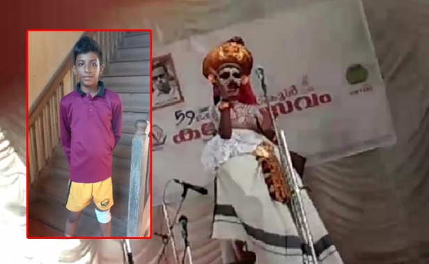മത്സരവേദിയിൽ നേട്ടം കൊയ്തത് ഉള്ളം നുറുങ്ങും വേദനയോടെ; ചാക്യാർ കൂത്തിനൊപ്പം ഫുട്ബോൾ കളിയും; കലോത്സ നഗരിയിൽ നേട്ടം കൊയ്തത് പരിക്കേറ്റ കാലുമായി