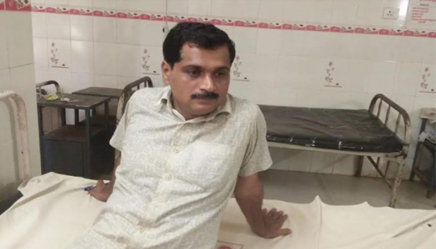 നാദാപുരം സ്റ്റേഷനിൽ ഡിവൈഎഫ്ഐ അക്രമം; ഉന്നത പൊലീസ് ഉദ്യോഗസ്ഥർ നോക്കി നിൽക്കെ പൊലീസുകാരന് നേരേ കയ്യേറ്റം; മൂന്നുപേർ അറസ്റ്റിൽ