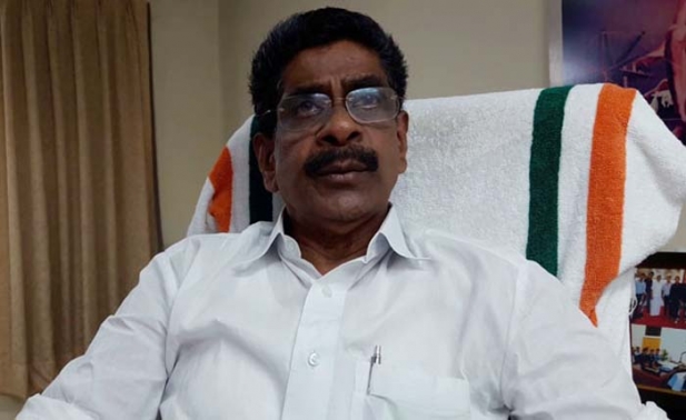 വനിതാ മതിലിനായി സർക്കാർ അധികാര ദുർവിനിയോഗം നടത്തുന്നു; വനിതാ സംഘടനകളെ ഭീതിയുടെ നിഴലിൽ നിർത്തി അണിരത്താൻ ശ്രമമെന്നും മുല്ലപ്പള്ളി രാമചന്ദ്രൻ