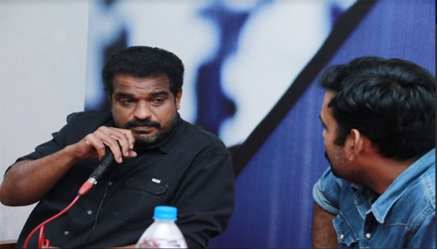'അമ്മാമ മരിച്ച വീട്ടിലേക്ക് എന്റെ പെങ്ങളെത്തിയപ്പോൾ അമ്മ അവളോട് ചോദിച്ചത് പരീക്ഷ എങ്ങനുണ്ടായിരുന്നു മോളെ എന്നാണ്; അതാണ് 'മഹേഷി'ന്റെ മരണവിട്ടിൽ ഞാൻ പറിച്ചു നട്ടത്; അതിരമ്പുഴ പള്ളി പെരുനാളിലെ തല്ലാണ് ചിത്രത്തിൽ പുനരാവിഷ്കരിക്കാൻ ശ്രമിച്ചത്; സിനിമയെ റിയലിസ്റ്റിക്ക് ആക്കാൻ കഴിഞ്ഞത് നവാഗതനായ എന്റെ വിജയമായിരുന്നു; മഹേഷും, തൊണ്ടിമുതലും റിയലിസ്റ്റിക്കായപ്പോൾ ഇതിനപ്പുറത്തേക്ക് കടക്കില്ലേയെന്നായിരുന്നു വിമർശനം; അടുത്ത സിനിമ ഇതിൽ നിന്ന് മാറി ഫാന്റസിയായിരുക്കുമെന്ന് ദിലീഷ് പോത്തൻ