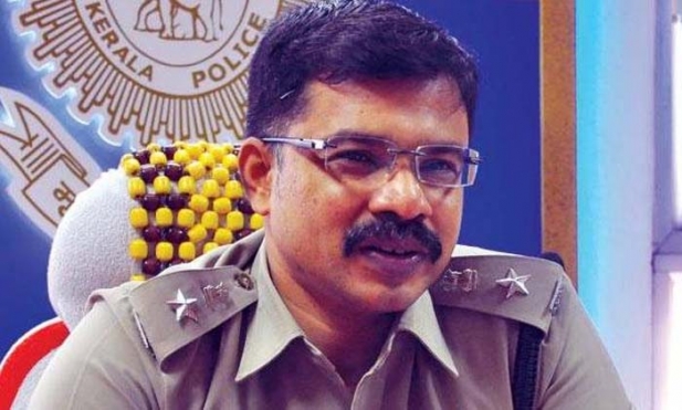 ഹർത്താൽ ദിനത്തിലെ മിഠായി തെരുവിലെ അക്രമം; വീഴ്ച ഉണ്ടായിട്ടല്ല; ഹർത്താൽ ദിനത്തിൽ ആവുന്ന രീതിയിൽ സാധാരണ നിലയിലേക്ക് എത്തിക്കാൻ കഴിഞ്ഞത് അവിടെയുള്ള പൊലീസുകാരുടെ പ്രവർത്തനം കൊണ്ടായിരുന്നു: പൊലീസ് ഉദ്യോഗസ്ഥന്റെ ആരോപണങ്ങൾ തള്ളി സിറ്റി പൊലീസ് കമ്മീഷണർ