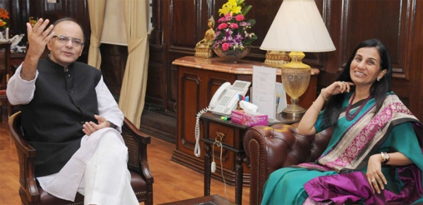സിബിഐയെ വരുതിക്കു നിർത്തി വീണ്ടും കേന്ദ്ര ഇടപെടൽ; ചന്ദ കൊച്ചാറിനെതിരെ കേസെടുത്ത സിബിഐ ഉദ്യോഗസ്ഥനെ തെറിപ്പിച്ചു; ബാങ്കിങ് തട്ടിപ്പുകേസുകൾ കൈകാര്യം ചെയ്യുന്ന സുധാൻശുവിനെ മാറ്റിയത് റാഞ്ചിയിലേക്ക്; നടപടി ഐസിഐസിഐ മുൻ മേധാവിയെ തൊട്ടത് 'അന്വേഷണാത്മക സാഹസം' എന്ന് അരുൺ ജെയ്റ്റ്ലി ബ്ളോഗിൽ വിമർശിച്ചതിന് പിന്നാലെ