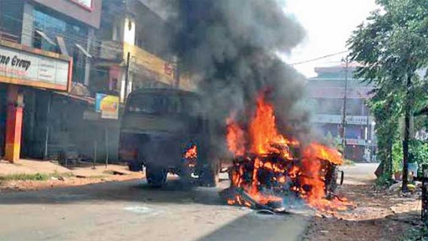 ശബരിമലയിലെ യുവതി പ്രവേശനത്തിൽ പ്രതിഷേധിച്ചുള്ള ഹർത്താലിൽ എസ്‌ഐയെ അക്രമിച്ച പ്രതികൾക്ക് ജാമ്യമില്ല; കുറ്റം ഗൗരവമേറിയത് എന്ന് കോടതി; അപേക്ഷ തള്ളി ജില്ലാ സെഷൻസ് കോടതി