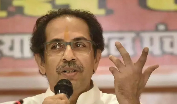 ഇങ്ങനെ പോയാൽ അമേരിക്കയിലും ലണ്ടനിലും വരെ താമര വിരിയും; അതിന് വേണ്ടത് ഒരു വോട്ടിങ് മെഷീൻ മാത്രം; സഖ്യസാധ്യതകൾ തേടി ശിവസേനയ്ക്ക് പിന്നാലെ നടക്കുന്ന ബിജെപിയെ കടന്നാക്രമിച്ച് സാമ്നയിലെ മുഖപ്രസംഗം
