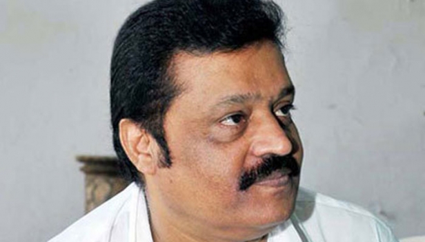 അടിമ ഗോപിയെന്നും പിൻവാതിലിൽ കൂടി രാജ്യസഭയിൽ പ്രവേശിച്ചവനെന്നും ഹിന്ദുത്വവാദിയെന്നും സുരേഷ് ഗോപിയെ വിമർശിക്കുന്നവരോട് ഒരൊറ്റ ചോദ്യം മാത്രം: നിങ്ങൾ ഉയർത്തിക്കാട്ടുന്ന മറ്റേതൊരു രാഷ്ട്രീയനേതാവിനാണ് സുരേഷ് ഗോപിയോളം മാനവികത അവകാശപ്പെടാൻ ഉള്ളത്.? സുരേഷ് ഗോപിയെന്ന മനുഷ്യസ്നേഹിയെ രാഷ്ട്രീയം നോക്കി അവഹേളിക്കുന്നത് നിങ്ങളിൽ തന്നെയുള്ള രാഷ്ട്രീയ അരാജകത്വത്തിന്റെ നേർക്കാഴ്ചയാണ്