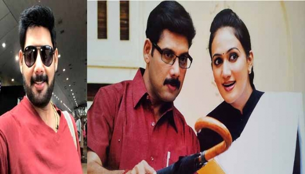 മേലാസകലം പൊള്ളി 28 ദിവസം ആശുപത്രിയിൽ, തിരിച്ചുവരവ് ഉണ്ടാകില്ലെന്നു കരുതി; ദുബായിൽ ബോട്ടിലേക്കു ചാടിക്കയറുന്നതിനിടെ ബോട്ടിനും പ്ലാറ്റ്ഫോമിനും ഇടയിലുള്ള കിടങ്ങിലേക്കു വീണു; രണ്ടു തവണ മുങ്ങിപ്പോയി, മൂന്നാമത്തെ തവണ പൊങ്ങി വന്നപ്പോൾ ആരൊക്കെയോ ചേർന്നു വലിച്ചെടുത്തു കരയ്ക്കിട്ടു; മരണത്തെ മുഖാമുഖം കണ്ട നിമിഷങ്ങളെക്കുറിച്ച് മനസ് തുറന്ന് 'മോഹനകൃഷ്ണൻ വില്ലേജ് ഓഫീസറെന്ന' അനീഷ് രവി