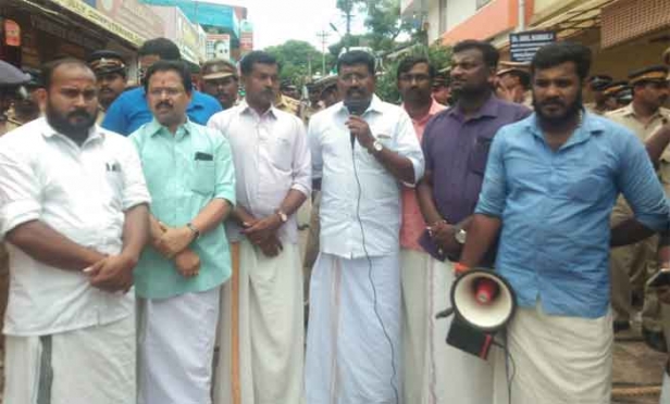 രണ്ടു പ്രാവശ്യം സ്കാനിങ് എടുത്ത ലാബും 4മാസം വരെ നിഷയെ ചികിൽസിച്ച ഡോക്ടറും വരുത്തിയത് ഗുരുതരവീഴ്ച; പാറശ്ശാലയിൽ ഗർഭാവസ്ഥയിൽ ഇരട്ടകുട്ടികൾ മരിക്കാനിടയായ സാഹചര്യം തെളിയിക്കുന്നത് പൊതുജനാരോഗ്യം മരുന്ന് - ലാബ് മാഫിയകളുടെ പിടിയിലെന്ന്; പാറശ്ശാലയിലെ വീനക്സ് ലാബ് അടച്ചുപൂട്ടണമെന്ന് യുവമോർച്ചാ വൈസ് പ്രസിഡന്റ് ആർ എസ് രാജീവ്