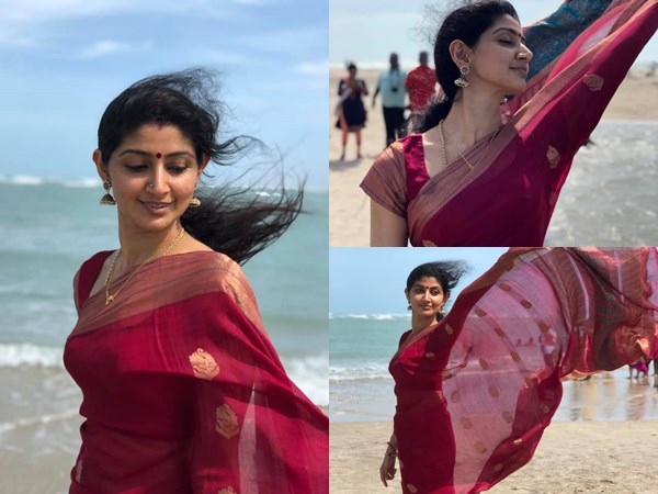 ചുവന്ന പട്ടുസാരി ചുറ്റി മെലിഞ്ഞ് സുന്ദരിയായി ദിവ്യ ഉണ്ണി; ഭർത്താവിനൊപ്പം ധനുഷ്കോടി യാത്രക്കിടെ പകർത്തിയ ചിത്രങ്ങൾ കണ്ട് വീണ്ടും സിനിമയിലേക്ക് എത്തുമോയെന്ന ചോദ്യവുമായി ആരാധകർ; കടൽത്തീരത്ത് കാറ്റിലലിഞ്ഞ് നില്ക്കുന്ന വീഡിയോയും വൈറൽ