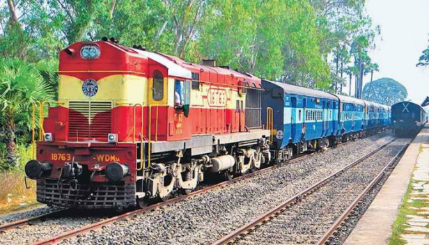 വേണാട്, പരശുറാം, ശബരി, കോഴിക്കോട് ജനശതാബ്ദി ട്രെയിനുകളുടെ സമയത്തിൽ അഞ്ച് മിനിട്ട് മാറ്റം; തിരുവനന്തപുരം-മധുര അമൃത എക്സപ്രസ്, തിരുനെൽവേലി-പാലക്കാട് പാലരുവി എക്സ്പ്രസുകളുടെ യാത്രാസമയം അരമണിക്കൂർ കുറയും; കാര്യമായ മാറ്റങ്ങൾ ഒന്നുമില്ലാതെ ദക്ഷിണ റെയിൽവേയുടെ സമയക്രമം പുറത്തിറക്കി; ജൂലൈ ഒന്നുമുതലുള്ള റെയിൽവേയുടെ പുതിയ ടൈം ടേബിൾ ഇങ്ങനെ
