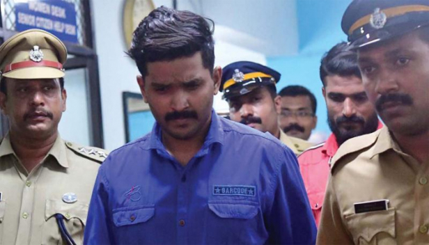 യൂണിവേഴ്സിറ്റി കോളേജ് വിദ്യാർത്ഥി അഖിൽ ചന്ദ്രൻ കൊലപാതക ശ്രമം: സർവ്വകലാശാല ഉത്തരക്കടലാസ് മോഷ്ടിച്ച കേസിൽ ശിവരഞ്ജിത്തിനെ 3 ദിവസത്തേക്ക് പൊലീസ് കസ്റ്റഡിയിൽ വിട്ട് കോടതി; ഞായറാഴ്ച ഉച്ചക്ക് രണ്ട് മണിക്കകം തിരികെ ഹാജരാക്കാനും നിർദ്ദേശം