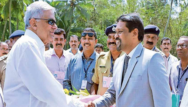 മൂകാംബികയെ ദർശിച്ച ശേഷം ശ്രീലങ്കൻ പ്രധാനമന്ത്രി ബേള കുമാരമംഗലം സുബ്രഹ്മണ്യ ക്ഷേത്രത്തിലെത്തിയത് ജ്യോത്സ്യവിധി പ്രകാരം; റനിൽ വിക്രമസിംഗെ ക്ഷേത്ര ദർശനം നടത്തിയത് ഭാര്യ മൈത്രിയോടൊപ്പം