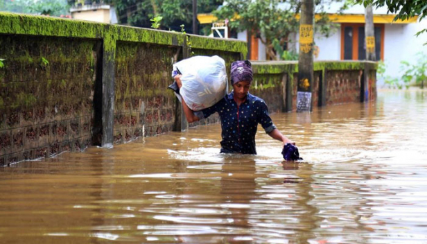 മഹാപ്രളയത്തിൽ നഷ്ടം സംഭവിച്ചവരാണോ നിങ്ങൾ? ഇൻഷുറൻസ് ക്ലെയിമിന് അപേക്ഷിക്കുമ്പോൾ ഓർക്കാൻ ഒട്ടേറെയുണ്ടേ; പോളിസി സംബന്ധമായ രേഖകൾ വെള്ളം കയറി നശിച്ചവർ നിരാശരാകണ്ട; ആശങ്ക നീക്കാൻ സഹായവുമായി അധികൃതർ ഒപ്പം