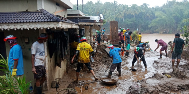 ജില്ലയിലെ പ്രളയബാധിതർക്ക് ആശ്വാസവും കരുത്തുമായി ടീം വെൽഫെയർ