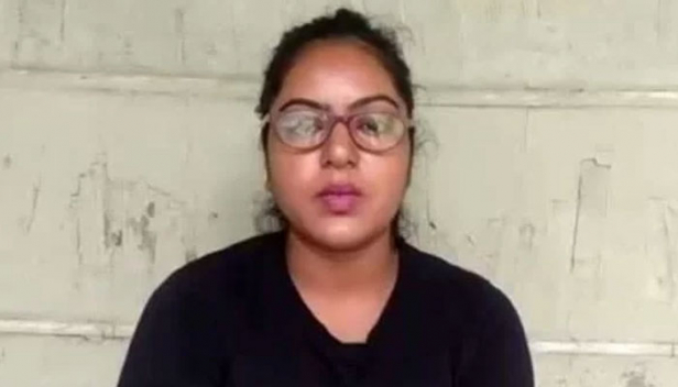 ബീഫ് കഴിച്ചെന്ന പോസ്റ്റിട്ടത് 'കോലി' പൂജ്യത്തിന് പുറത്തായെന്ന നിരാശയിൽ; രണ്ട് വർഷം മുൻപിട്ട ഫേസ്ബുക്ക് കുറിപ്പിന്റെ പേരിൽ ഗവേഷണ വിദ്യാർത്ഥിക്കെതിരെ കേസെടുത്ത് പൊലീസ്; പോസ്റ്റ് പിൻവലിച്ചിരുന്നുവെന്നും തെറ്റായി വ്യാഖ്യാനിക്കപ്പെട്ടതാണെന്നും രഹ്നാ സുൽത്താന