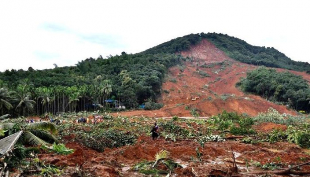 പ്രളയക്കെടുതി വിലയിരുത്താനായി എത്തിയ കേന്ദ്രസംഘം ഇന്ന് മലപ്പുറം, ആലപ്പുഴ ജില്ലകളിൽ സന്ദർശനം നടത്തും; കുട്ടനാടും കടലാക്രമണം ഉണ്ടായ ഒറ്റമശേരി, കാട്ടൂർ മേഖലകളും സന്ദർശിക്കും; കേന്ദ്രസഹായത്തിന്റെ കാര്യത്തിൽ അന്തിമതീരുമാനം ഉണ്ടാകുന്നത് സംഘത്തിന്റെ റിപ്പോർട്ടിനെ അടിസ്ഥാനമാക്കി