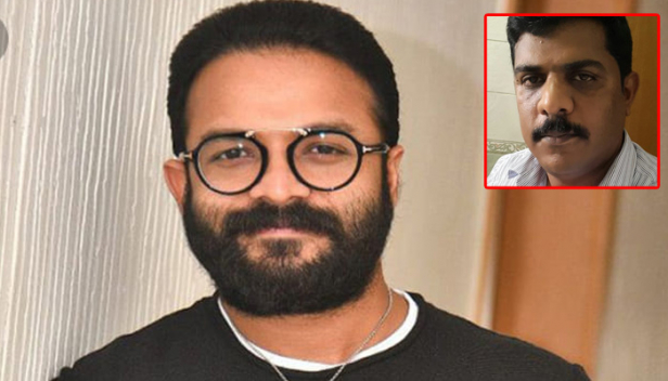 സിനിമയിൽ വരുന്നതിന് മുമ്പ് കോളേജ് ഘട്ടത്തിൽ വേണ്ടെന്ന് വച്ച് പോയ 'കാമുകി'യെ അമ്പലനടയിൽ വച്ച് കണ്ടപ്പോൾ തന്റെ പുതിയ 'ബിഎംഡബ്യൂ കാർ ചൂണ്ടിക്കാണിച്ച് 'തേച്ചിട്ട്' പോയവളോട് എടീ... എന്റെ ബിഎംഡബ്യുവിൽ ലെഫ്റ്റ് സൈഡിൽ ഇരിക്കണ്ടവളല്ലായിരുന്നോ നീയ്'' എന്ന് ചോദിച്ച മരയൂള ജയസൂര്യയോട് പറയുന്നത്
