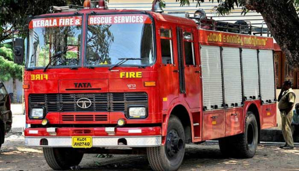 ഒന്നര വയസുകാരിയുടെ തല കുടത്തിൽ കുടുങ്ങിയത് കളിക്കുന്നതിനിടെ; സമീപത്തുള്ള ആശുപത്രിക്കാരും കൈ മലർത്തിയപ്പോൾ രക്ഷയ്ക്കെത്തിയത് ഫയർഫോഴ്സ്; സെപ്റ്റിക് ടാങ്കിൽ പശു വീണത് അറിഞ്ഞതോടെ അവിടേക്കും ഓടിയെത്തി രക്ഷകരായി; സാഹസികതയുമായി ഫയർഫോഴ്സിന്റെ ഒരു ദിവസം
