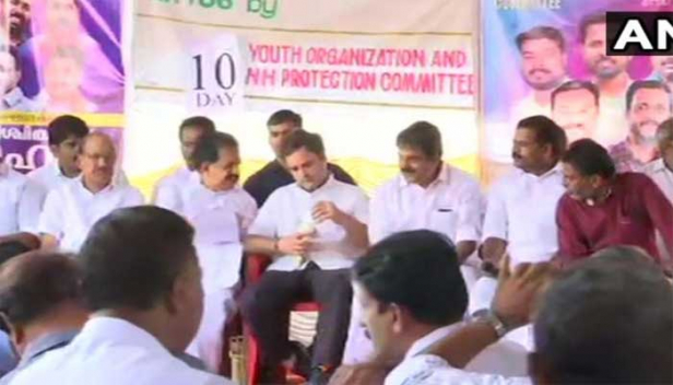 രാത്രിയാത്രാ നിരോധന വിഷയം കൈകാര്യം ചെയ്യാൻ രാജ്യത്തെ ഏറ്റവും പ്രഗത്ഭനായ അഭിഭാഷകനെ നിയോഗിക്കുമെന്ന് രാഹുൽഗാന്ധി; എല്ലാ രാഷ്ട്രീയ പാർട്ടികളും ഒന്നായി നിൽക്കുന്ന വിഷയത്തിലെ ബുദ്ധിമുട്ടുകളും പ്രയാസങ്ങളും ഒഴിവാക്കപ്പെടേണ്ടതാണ്; പ്രശ്നം കാര്യക്ഷമമായി പരിഹരിക്കണമെന്നും വയനാട് എംപി
