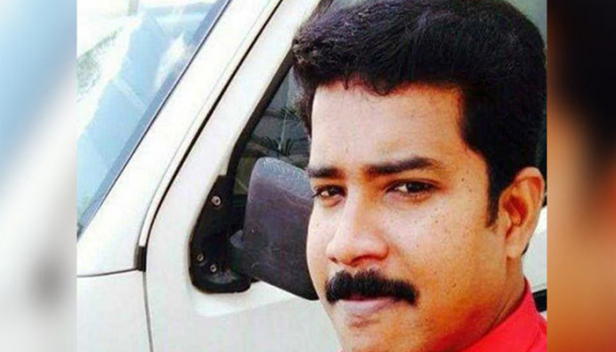 റേഡിയോ ജോക്കി രാജേഷ് കൊലക്കേസ്: പ്രതികൾക്ക് മേൽ കുറ്റം ചുമത്താൻ ജില്ലാ കോടതി ഉത്തരവ്; എല്ലാ പ്രതികളും ഒക്ടോബർ 21 ന് ഹാജരാകണം; റിമാൻഡിൽ കഴിയുന്ന 3 പ്രതികളെ ഹാജരാക്കാൻ സെൻട്രൽ ജയിൽ സൂപ്രണ്ടിന് പ്രൊഡക്ഷൻ വാറണ്ട്