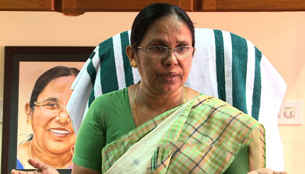 വിവാഹ ധനസഹായ പദ്ധതിയുടെ വരുമാന പരിധി ഇനി 2 ലക്ഷം; കാലതാമസം മാപ്പാക്കുന്നതിനുള്ള അധികാരം ജില്ലാ കളക്ടർമാർക്കെന്ന് മന്ത്രി കെ.കെ.ശൈലജ