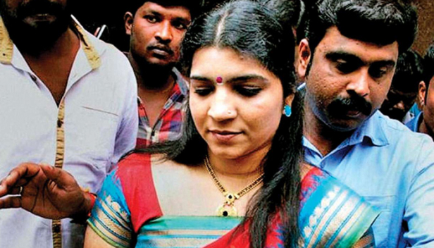 കാറ്റാടിപാടം സ്ഥാപിക്കാമെന്ന് വാഗ്ദാനം ചെയ്ത് കോയമ്പത്തൂർ സ്വദേശിയെ കബളിപ്പിച്ച കേസ്: സരിത നായർക്ക് മൂന്നുവർഷം തടവ്; കൂട്ടുപ്രതി ബിജു രാധാകൃഷ്ണനും മൂന്നുവർഷം തുറങ്കലിൽ കിടക്കണം; 2009 ലെ കേസിൽ ശിക്ഷ വിധിച്ചത് കോയമ്പത്തൂർ ജുഡീഷ്യൽ മജിസ്ട്രേറ്റ് കോടതി; തട്ടിപ്പ് നടത്തിയത് കമ്പനി ഡയറക്ടർമാരായ സരിതയും ബിജു രാധാകൃഷ്ണനും ചേർന്ന്; കേരളത്തെ പിടിച്ചുകുലുക്കിയ സോളാർ വിവാദം വീണ്ടും വാർത്തകളിൽ നിറയുന്നു