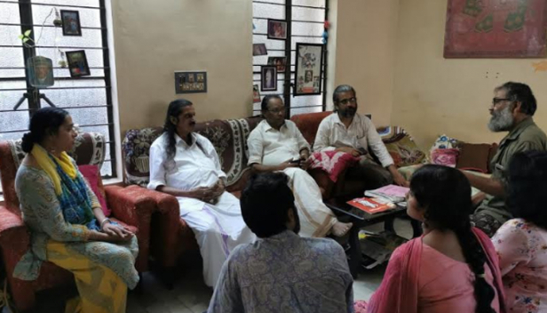 പൊലീസ് കളിച്ചത് കള്ളക്കളി; കള്ളം ന്യായീകരിക്കാൻ മെനഞ്ഞുണ്ടാക്കുന്നത് കൂടുതൽ കള്ളക്കഥകൾ; പൊലീസ് നടപടി കാട്ടാളത്തമെന്ന് പന്ന്യൻ രവീന്ദ്രൻ; അറസ്റ്റിലായ വിദ്യാർത്ഥികളുടെ വീടുകളിൽ സന്ദർശനം; മാവോയിസ്റ്റ് ബന്ധമാരോപിച്ചുള്ള അറസ്റ്റിൽ സിപിഎമ്മിനെ പ്രതിരോധത്തിലാക്കി സിപിഐ
