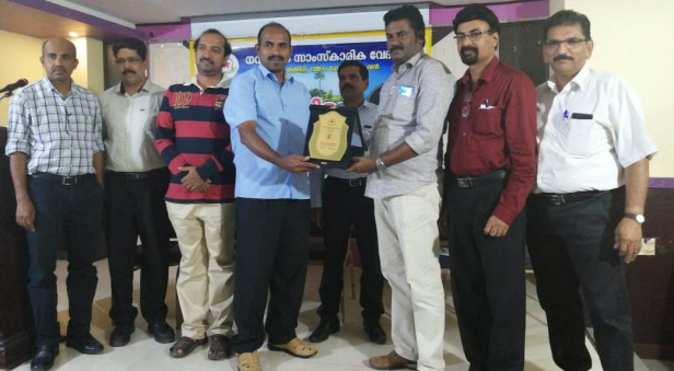 സ്ഥാപകനേതാക്കളിലൊരാളായ രാജേഷ് ചടയമംഗലത്തിന് നവയുഗം യാത്രയയപ്പ് നൽകി