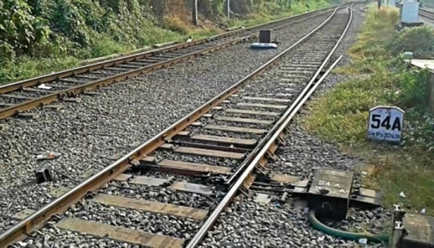 സപ്ലി എഴുതാനെത്തിയ അഞ്ച് എഞ്ചിനീയറിങ് വിദ്യാർത്ഥികളിൽ നാലുപേരുടെ ജീവനെടുത്തത് ചെന്നൈ -ആലപ്പുഴ എക്സ്പ്രസ്; വിദ്യാർത്ഥികൾ കൊല്ലപ്പെട്ടത് ട്രാക്കിലിരുന്ന് മദ്യപിക്കുന്നതിനിടെയെന്ന് പൊലീസ്