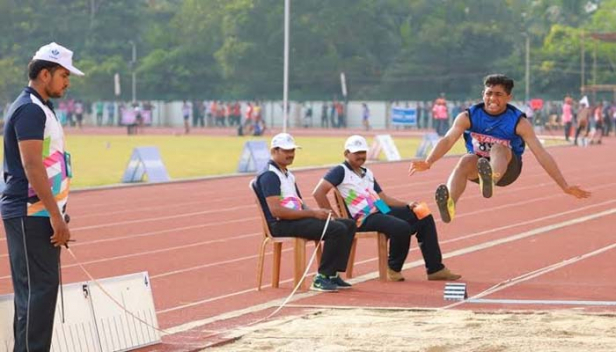 സംസ്ഥാന സ്കൂൾ കായികോത്സവം; പാലക്കാട് വീണ്ടും മുന്നിൽ; തൊട്ടു പിന്നാലെ എറണാകുളവും കോഴിക്കോടും; റിലേയും ഹർഡിൽസും അടക്കം 34 ഇനങ്ങളിൽ ഇന്ന് ഫൈനൽ; അതീവ സുരക്ഷയിൽ ഹാമർ ത്രോ മത്സരങ്ങളും