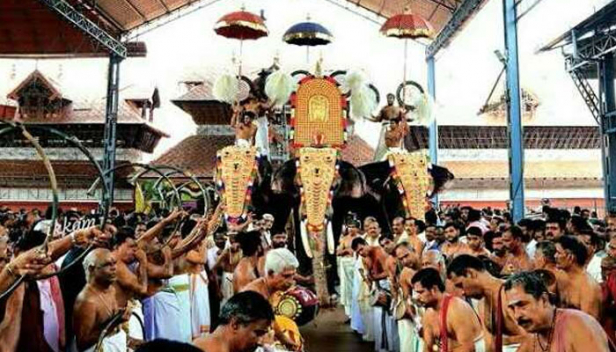 വൃശ്ചികമാസ വെളുത്തപക്ഷത്തിലെ ഗുരുവായൂർ ഏകാദശി: ദർശപുണ്യമായി ഉണ്ണിക്കണ്ണനെ കണ്ട് തൊഴുത് പതിനായിരങ്ങൾ; മേളപൊലിമയിൽ പെരുവനം കുട്ടൻ മാരാരുടെ പഞ്ചാരിമേളം