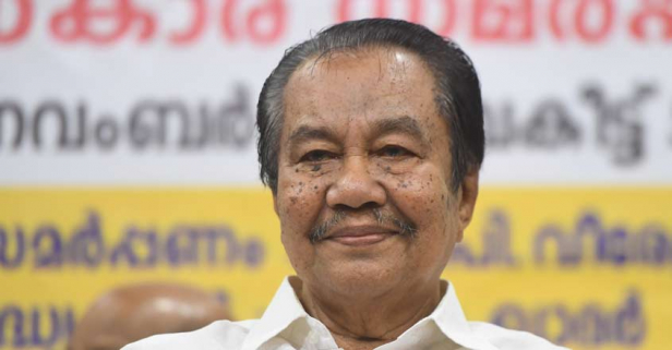 മാതൃഭൂമി സാഹിത്യ പുരസ്കാരം ചെറുകഥാകൃത്തും നോവലിസ്റ്റുമായ യു.എ. ഖാദറിന്; ദേശാതിർത്തികൾക്കും ഭാഷാതിർത്തികൾക്കും ആദർശ-വിശ്വാസാതിർത്തികൾക്കും പൗരത്വനിയമങ്ങൾക്കും വിലക്കാനാവാത്ത വിസ്മയമാണ് ഖാദർ എന്ന ബുഹുമുഖപ്രതിഭയെന്ന് പുരസ്കാര നിർണ്ണയ സമിതി