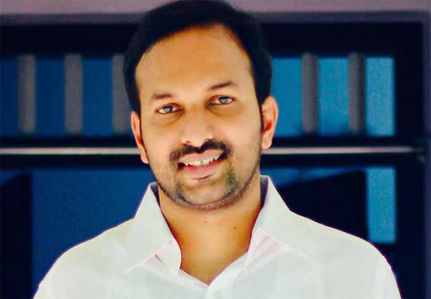 'എഴുത്തോ കഴുത്തോ' വേണ്ടതെന്ന് ചോദിച്ചാൽ കഴുത്തുപോയാലും എഴുത്തു മതിയെന്ന് ആർജ്ജവത്തോടെ പറയാൻ സാധിക്കുന്ന വലിയൊരു സാംസ്കാരിക സമൂഹം കേരളത്തിന്റെ സവിശേഷതയാണ്; ഭീഷണിപ്പെടുത്തിയാലും ഇത് കേരളമാണ്; സന്ദീപ് വാര്യർക്കു മറുപടിയുമായി പി സി വിഷ്ണുനാഥ്