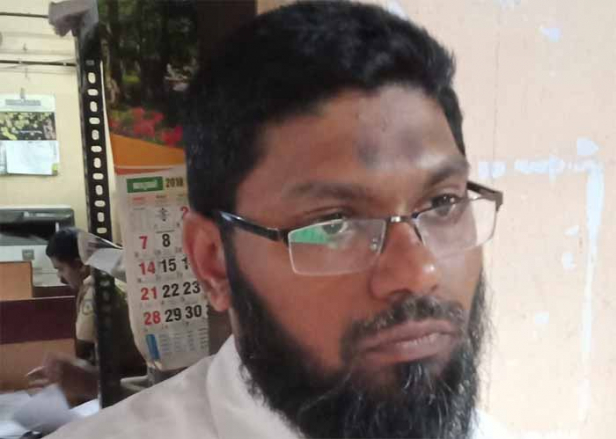 പ്രായപൂർത്തിയാകാത്ത പെൺകുട്ടിയെ പീഡിപ്പിച്ച മദ്രസാ അദ്ധ്യാപകൻ അറസ്റ്റിൽ; നിരണം സ്വദേശിയായ അബ്ദുൾ ജലീൽ പതിമൂന്നുകാരി പെൺകുട്ടിയെ ഒരു വർഷക്കാലമായി ഭീഷണിപ്പെടുത്തി പീഡിപ്പിക്കുകയായിരുന്നുവെന്ന് പൊലീസ്