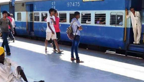 ഐആർസിടിസിയുടെ വെബ്സൈറ്റ് ഹാക്ക് ചെയ്തു മാസം തോറും തട്ടിയെടുത്തത് 15 കോടി രൂപ: ട്രെയിൻ ടിക്കറ്റ് മറിച്ചു വിറ്റു പണം തട്ടിയെടുത്തത് ഐആർസിടിസി മുൻ പ്രോഗ്രാമർ അടങ്ങിയ സംഘം: വിദേശത്തേക്കു കടത്തിയ പണം ഭീകര പ്രവർത്തനങ്ങൾക്ക് ഉപയോഗിച്ചതായും സംശയം