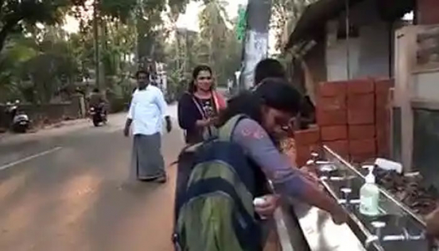 'കൊറോണ കൊറേണമെങ്കിൽ കൈകഴുകി പൊയ്ക്കോളീ;' ബ്രെയ്ക്ക് ദ ചെയിൻ ക്യാമ്പയിൻ ഏറ്റെടുത്ത് നന്മണ്ട നിവാസികൾ