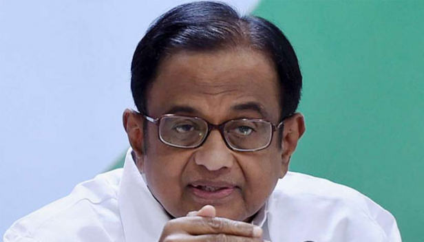 ആളുകളുടെ കയ്യിൽ കാശില്ലാതാവുന്നതിനും പാകം ചെയ്ത ഭക്ഷണത്തിനു വേണ്ടി വരിയിൽ നിൽക്കുന്നതിനുമുള്ള ധാരാളം തെളിവുകളുണ്ട്; ഹൃദയശൂന്യരായ സർക്കാരിനു മാത്രമേ ഇത്തരമൊരു നിലപാടെടുക്കാനും ഒന്നും ചെയ്യാതെ നോക്കിനിൽക്കാനും കഴിയൂ എന്നും പി ചിദംബരം
