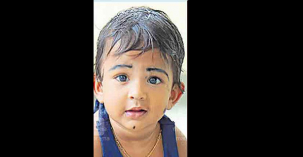 പശുവിന്റെ കയറിൽ കുരുങ്ങി തെറിച്ച് വീണ് ഒന്നരവയസുകാരി് മരിച്ചു; ദാരുണാന്ത്യം സംഭവിച്ചത് ചെങ്കവിള അയിര വെളിയംകോട്ട്കോണം മേക്കേതട്ട് പുത്തൻവീട്ടിൽ രാജേഷ്- മഞ്ജു ദമ്പതികളുടെ ഏകമകൾ സൈറക്ക്; പിഞ്ചോമനയുടെ അപ്രതീക്ഷിത വിയോഗത്തിൽ തേങ്ങി നാട്